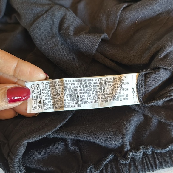 Forever 21 Women’s Twist From Long Sleeve Cropped Knit Top Black Size M - Picture 9 of 9